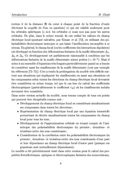 Murs de domaines, surfaces et interfaces ferroélectriques