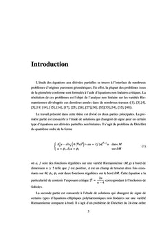 Problèmes elliptiques d'ordre supérieur sur les variétés Riemaniennes