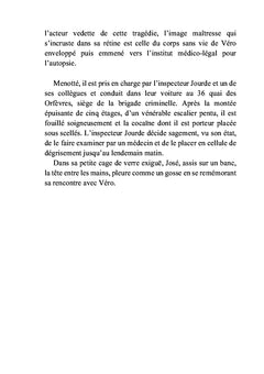 Du sang sur la robe