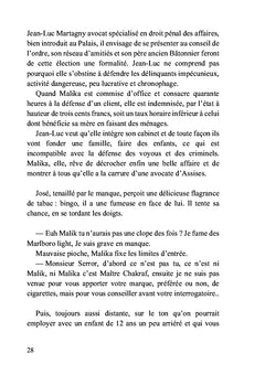 Du sang sur la robe