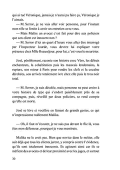 Du sang sur la robe