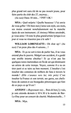 La blancheur âcre du piano de cuir rouge