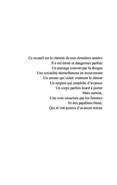 Les papillons chassent les serpents