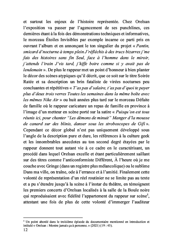 Pétales sur asphalte