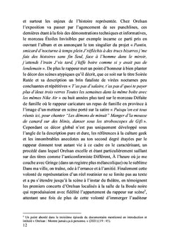 Pétales sur asphalte