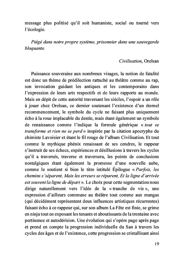 Pétales sur asphalte