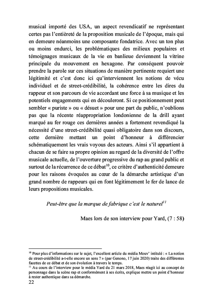 Pétales sur asphalte