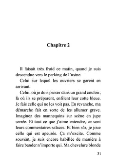 L'espionne était en foncé - Livre gros caractères