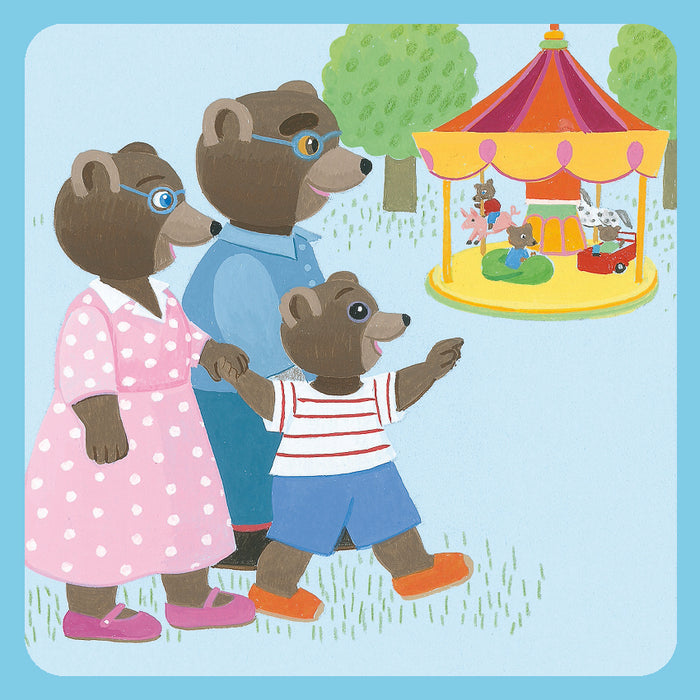 Petit ours brun au manège