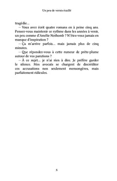 Un peu de vernis écaillé