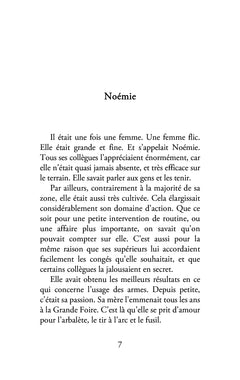 Des gendarmes, des armes et des armures