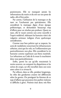 Des gendarmes, des armes et des armures