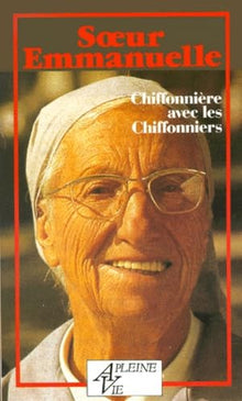 Une Chiffonnière avec les chiffonniers