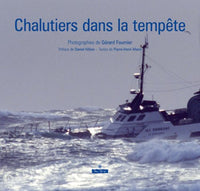 Chalutiers dans la tempête