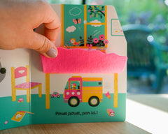 Bébé Loup cache-cache dans la maison