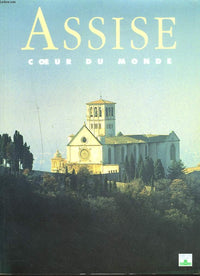 Assise au coeur du monde