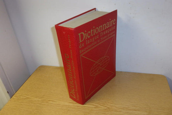 Dictionnaire : langue, encyclopédie, noms propres