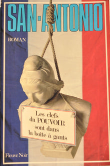 CLES POUVOIR SONT BOITE GANTS