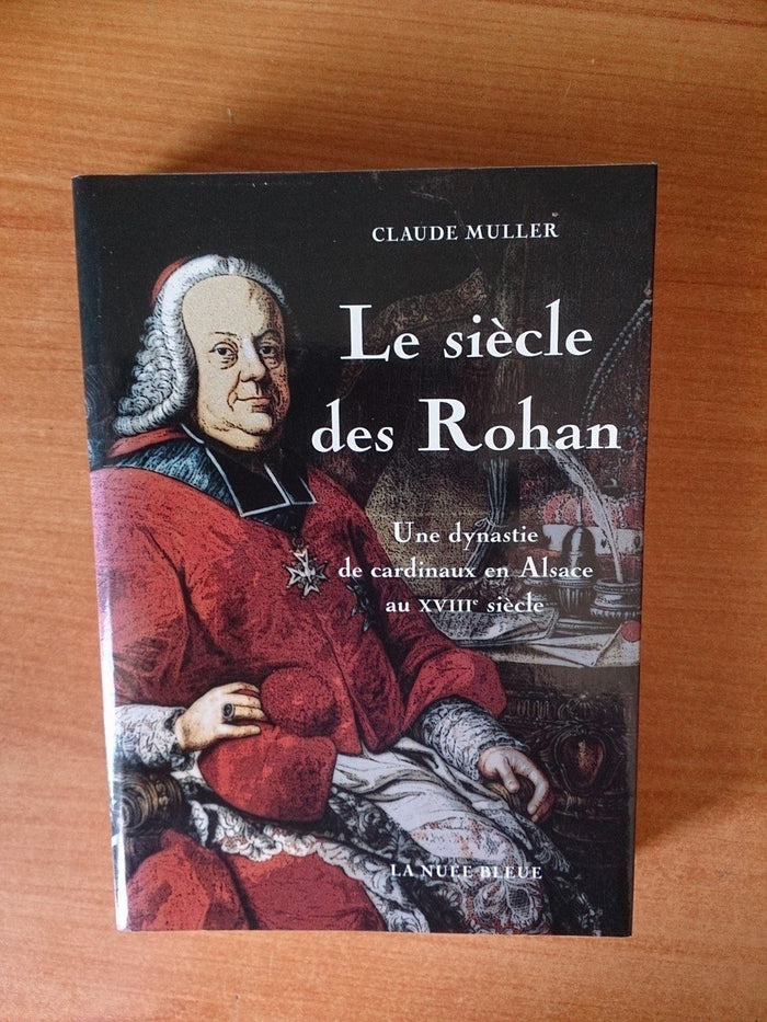 LE SIECLE DES ROHANS: DES DENTELLES ET UNE CROIX