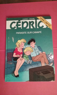 Cédric - Parasite sur canapé