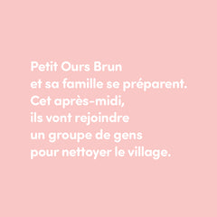 Petit ours brun nettoie la nature