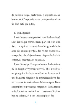 Un oiseau dans la classe