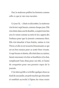 Un oiseau dans la classe