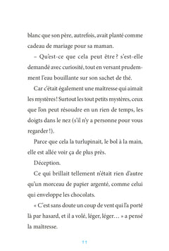 Un oiseau dans la classe