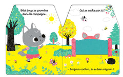 Bébé Loup cache-cache dans la nature