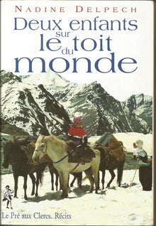 Deux enfants sur le toit du monde