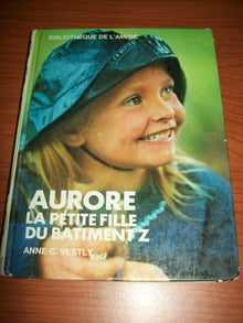Aurore, la petite fille du bâtiment Z