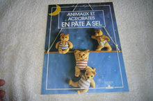 Animaux et acrobates en pâte à sel