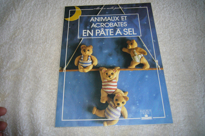 Animaux et acrobates en pâte à sel