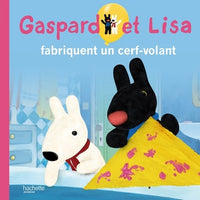 Gaspard et Lisa fabriquent un cerf-volant