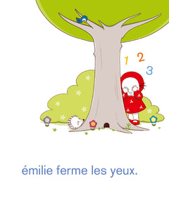 Émilie joue à cache-cache