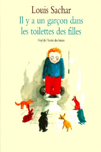 Il y a un garçon dans les toilettes des filles
