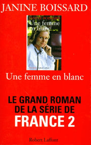 Une femme en blanc