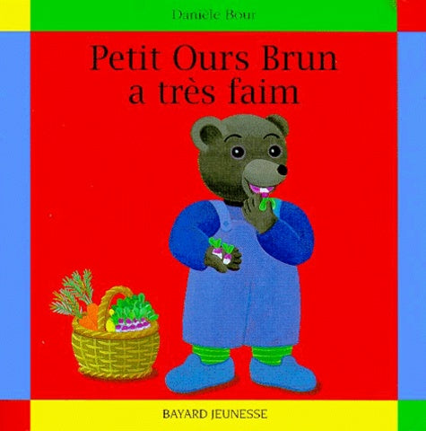 Petit ours brun a très faim
