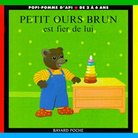 Petit ours brun est fier de lui