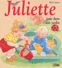 Mini Juliette joue dans son jardin