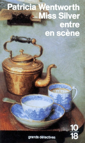 MISS SILVER ENTRE EN SCENE