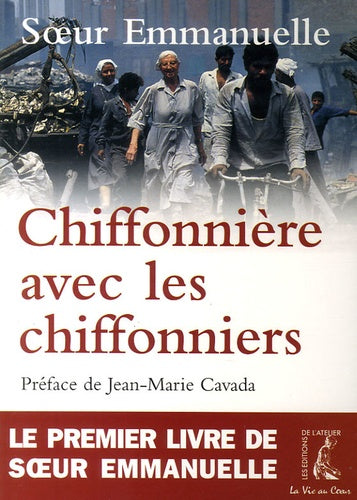 Chiffonnière avec les chiffonniers