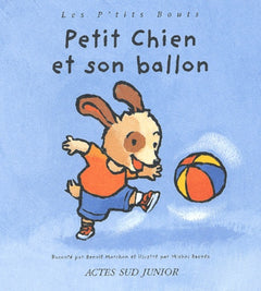 Petit chien et son ballon