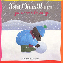 Petit Ours Brun joue dans la neige