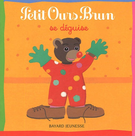 Petit ours brun se déguise