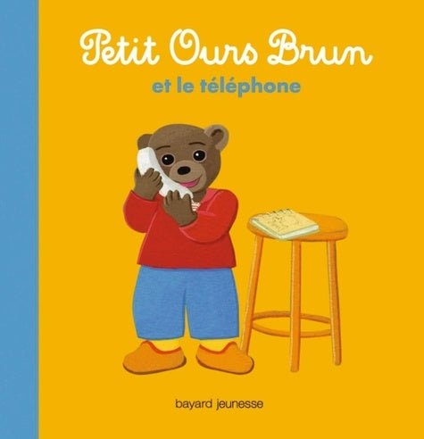 Petit ours brun et le téléphone