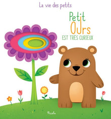 Petit ours est très curieux