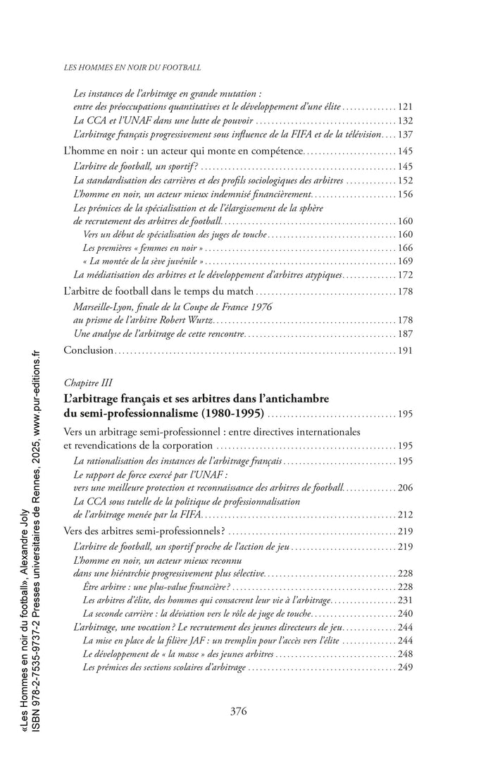 Les hommes en noir du football