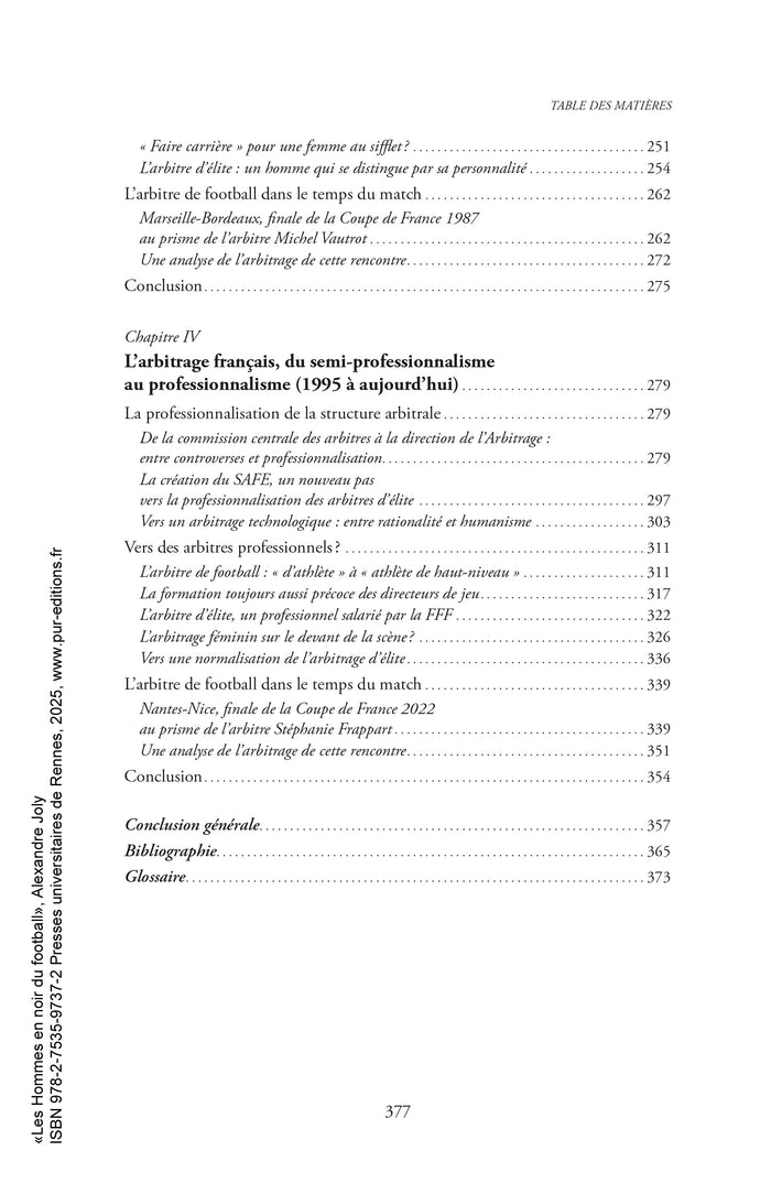 Les hommes en noir du football