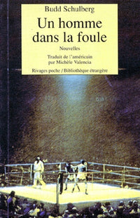 Un homme dans la foule
